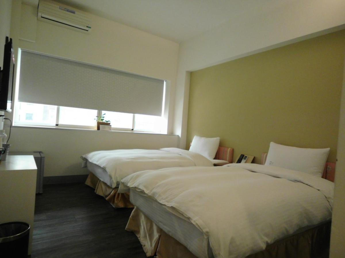 237 Hotel Kaohsiung Bagian luar foto