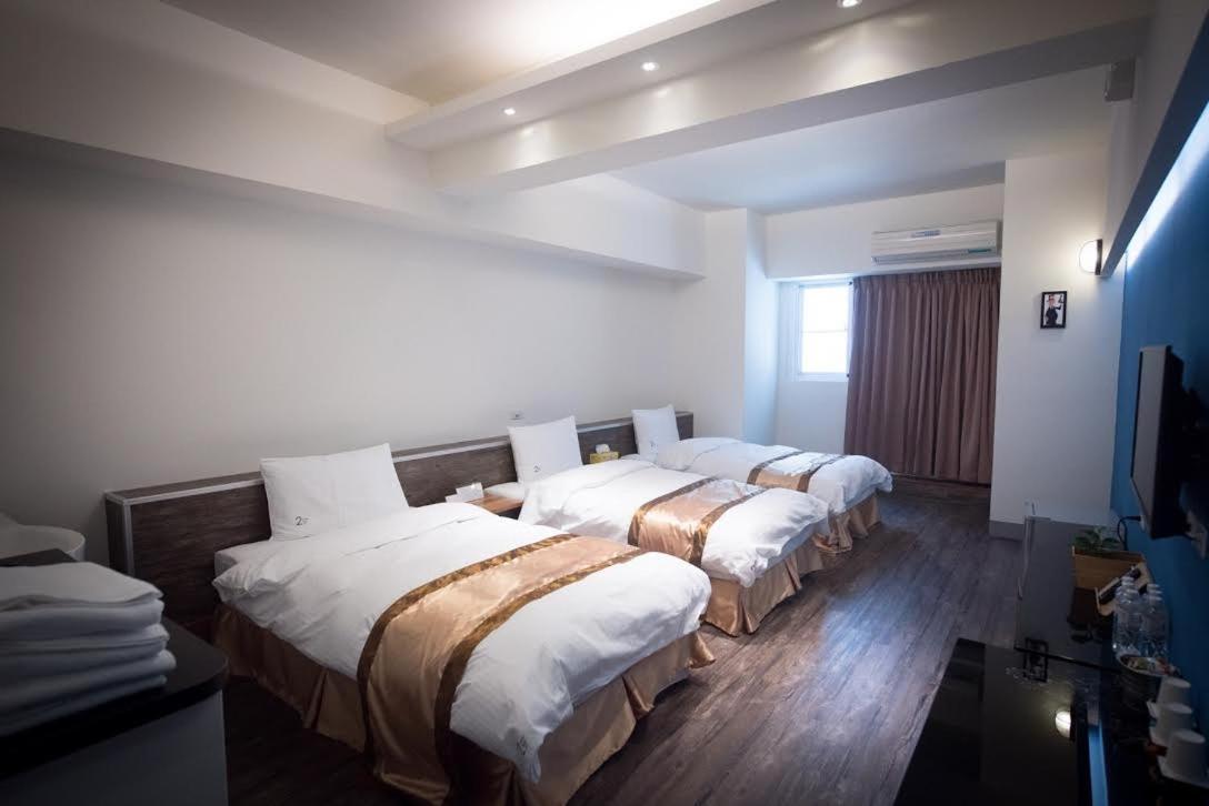237 Hotel Kaohsiung Bagian luar foto