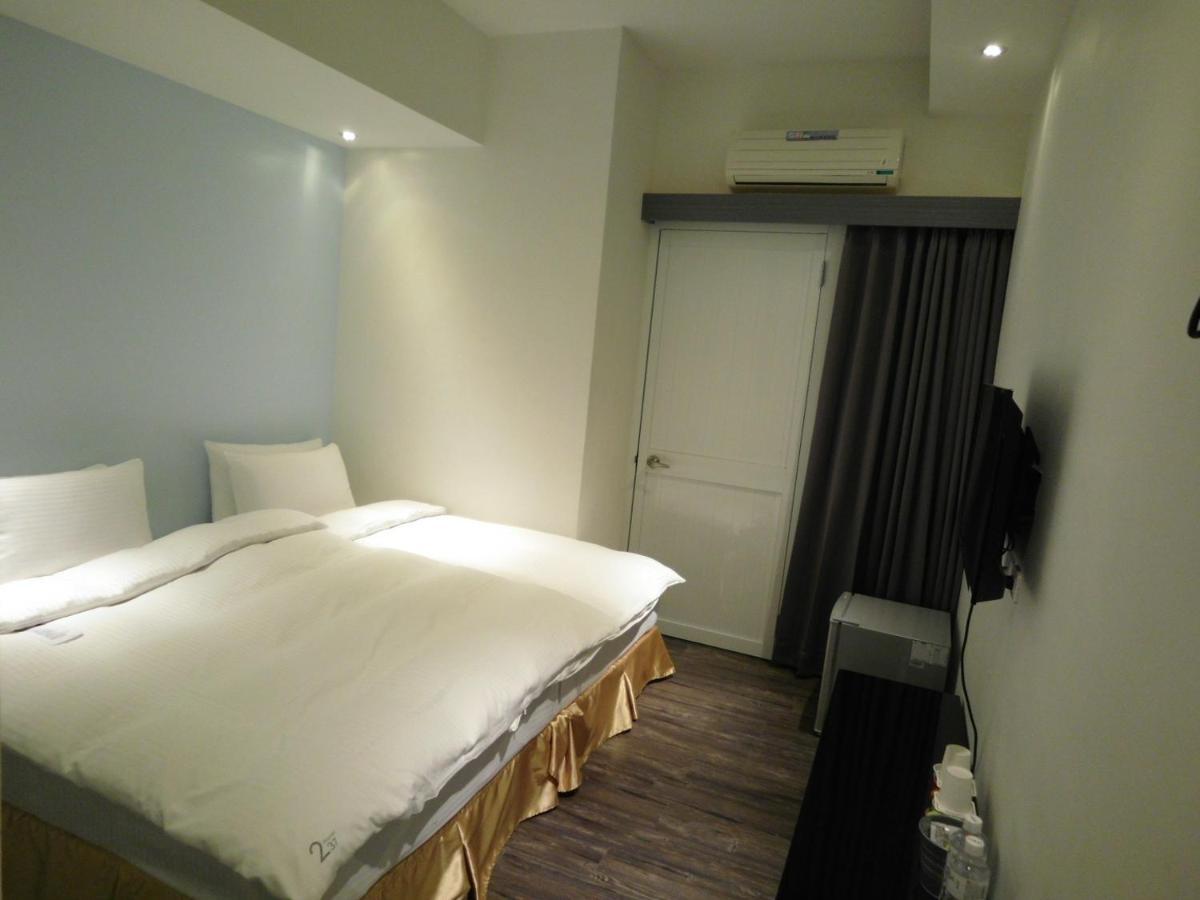 237 Hotel Kaohsiung Bagian luar foto