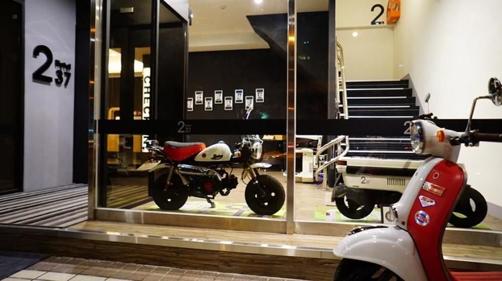 237 Hotel Kaohsiung Bagian luar foto