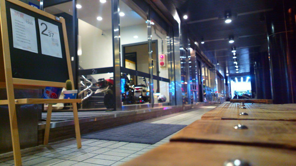 237 Hotel Kaohsiung Bagian luar foto