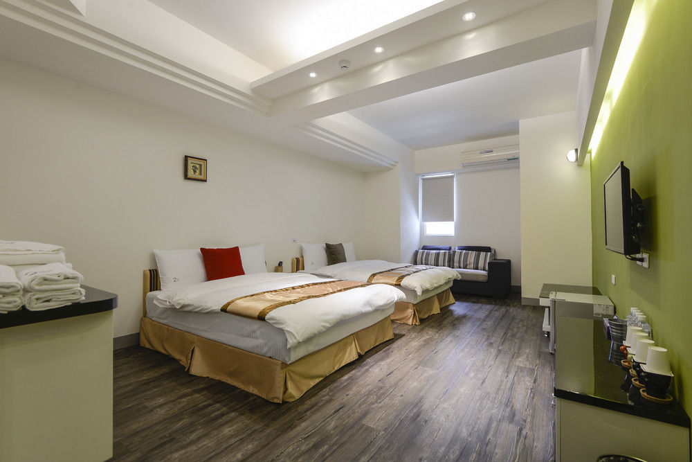237 Hotel Kaohsiung Bagian luar foto