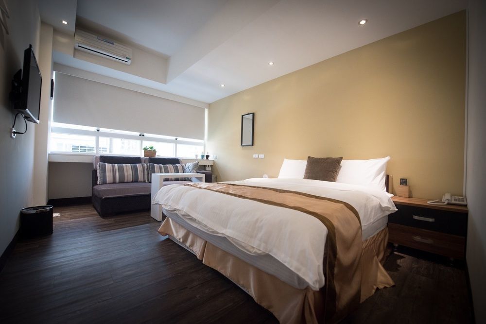 237 Hotel Kaohsiung Bagian luar foto