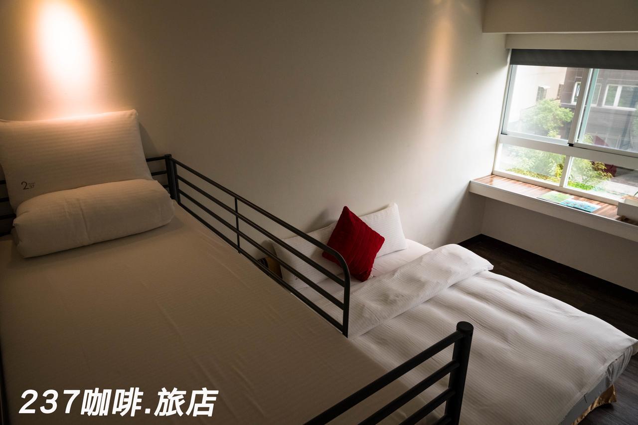 237 Hotel Kaohsiung Bagian luar foto