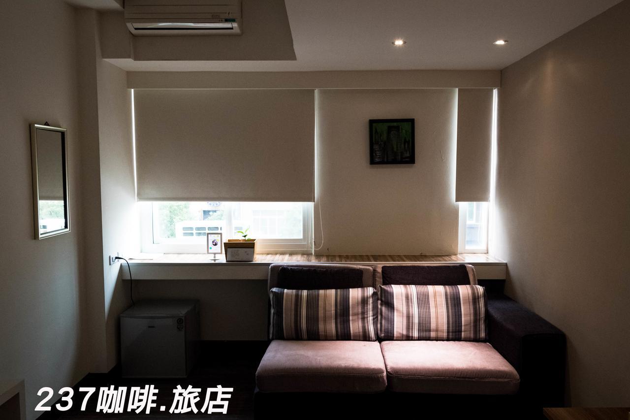 237 Hotel Kaohsiung Bagian luar foto