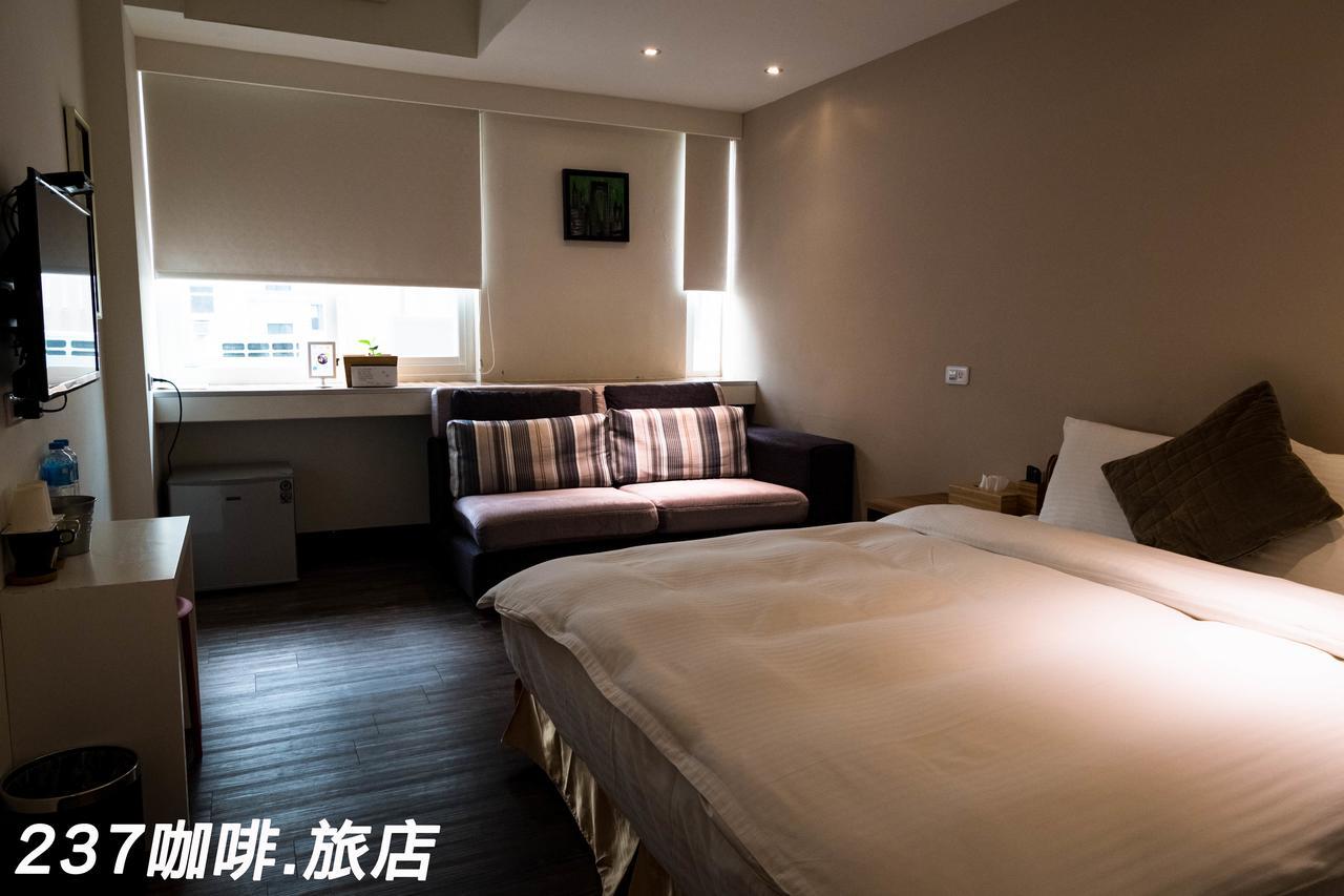237 Hotel Kaohsiung Bagian luar foto