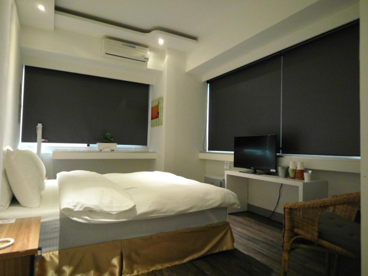 237 Hotel Kaohsiung Bagian luar foto