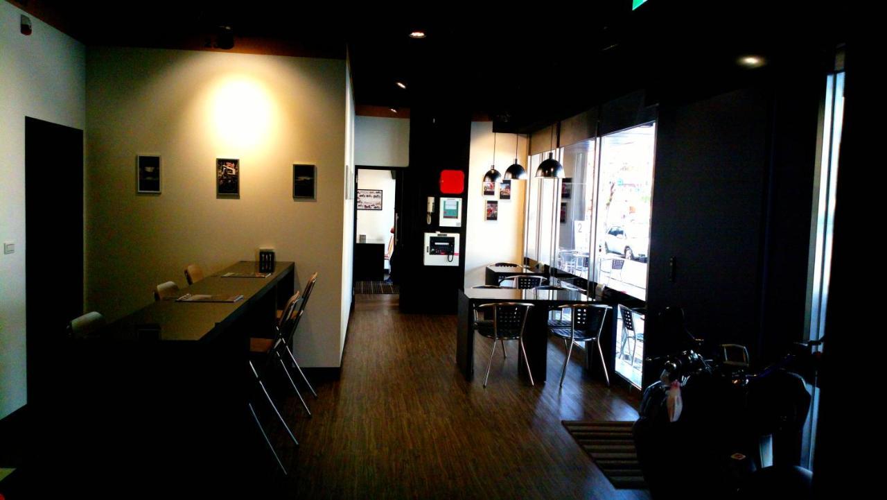 237 Hotel Kaohsiung Bagian luar foto